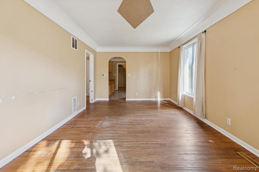 666 Pearl Street Dundee, MI 48131 - Photo 5 of 43