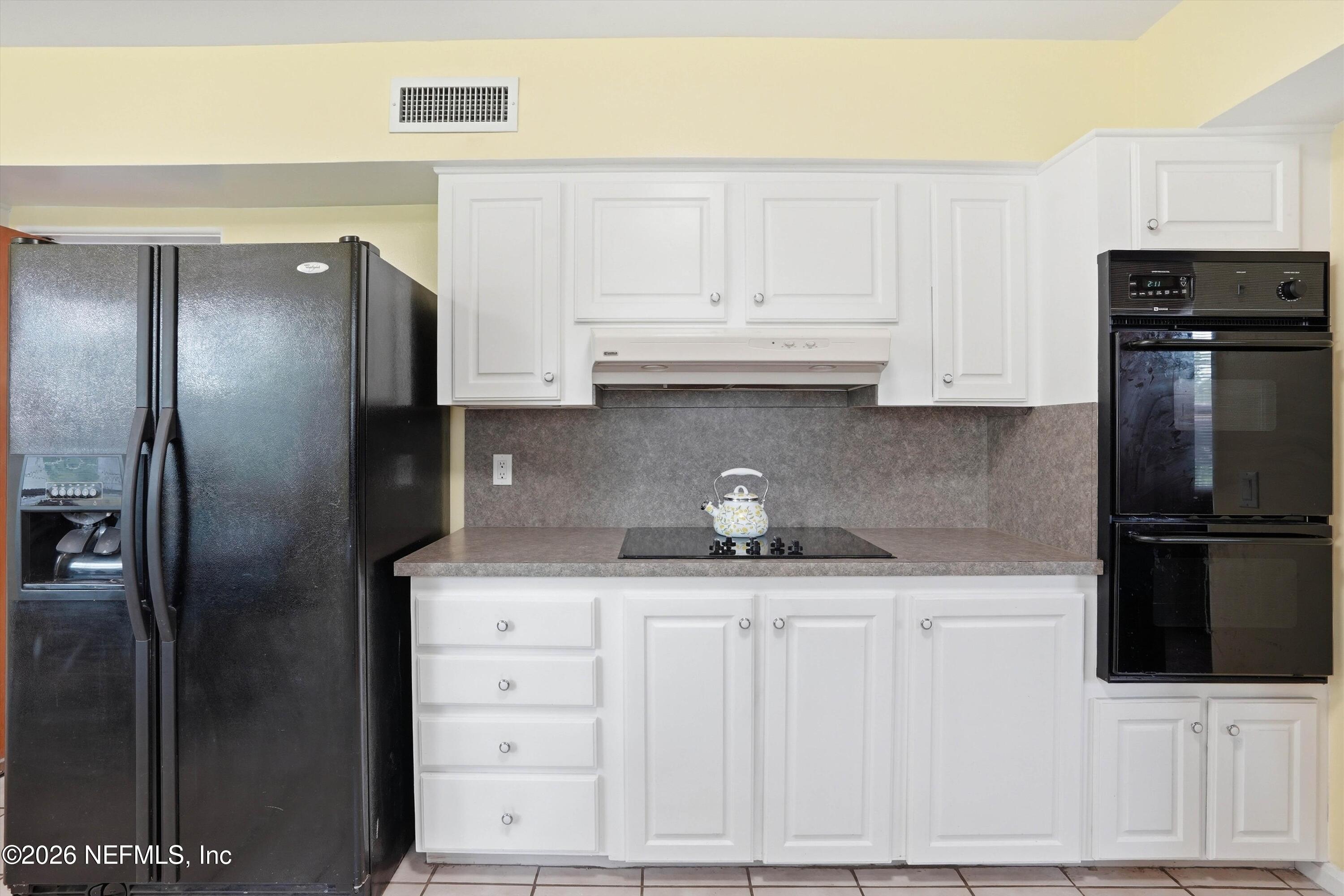1426 Glengarry Road Jacksonville, FL 32207 - Photo 13 of 27 Kitchen