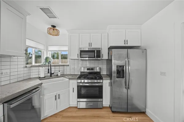 $2,600 | 55585 Onaga Trail, Yucca Valley, CA 92284