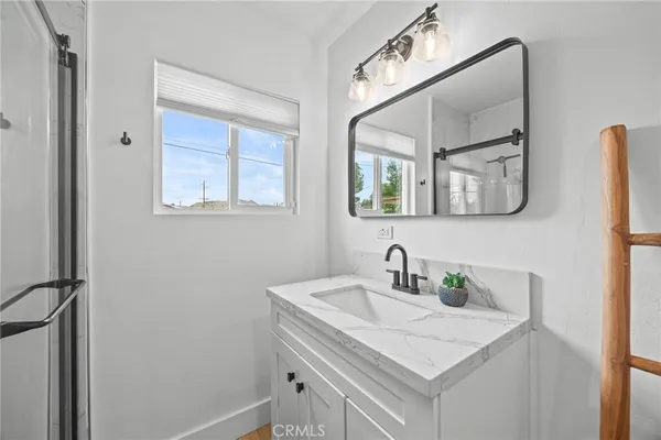 $2,600 | 55585 Onaga Trail, Yucca Valley, CA 92284