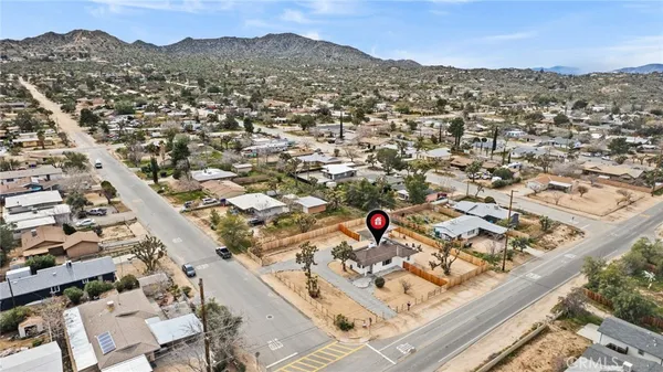 $2,600 | 55585 Onaga Trail, Yucca Valley, CA 92284