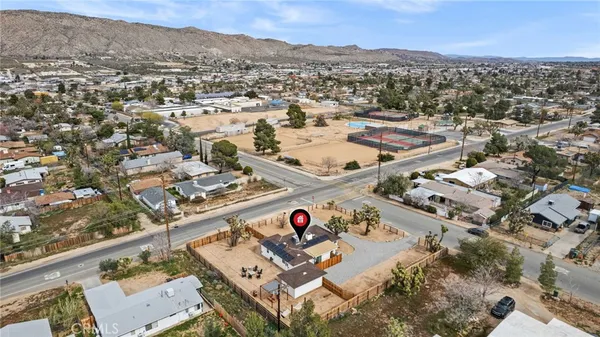$2,600 | 55585 Onaga Trail, Yucca Valley, CA 92284