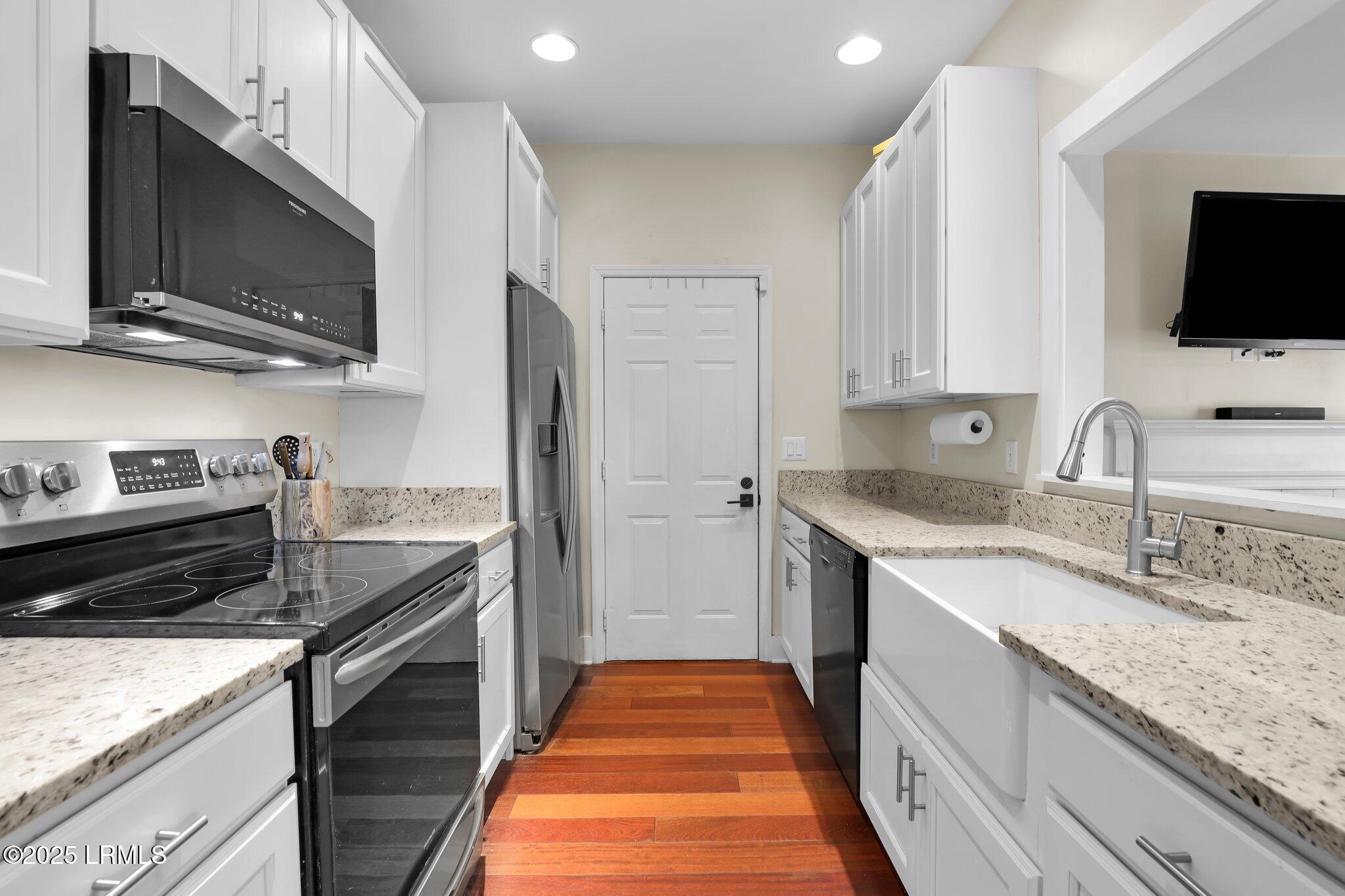 11 Holbrook Drive Beaufort, SC 29902 - Photo 12 of 52 23-web-or-mls-1X2A3092