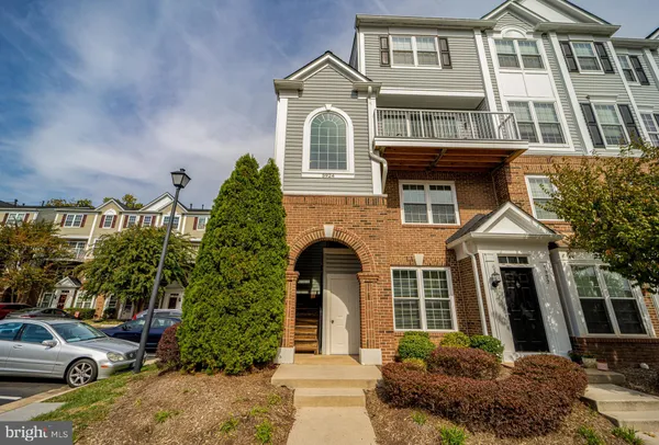 $2,650 | 5924 Terrapin Place, Unit 302, Alexandria, VA 22310