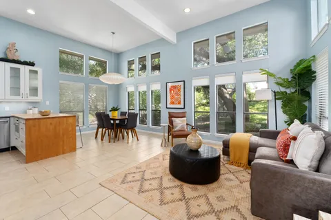 $1,250,000 | 2303 Doral Drive, Austin, TX 78746