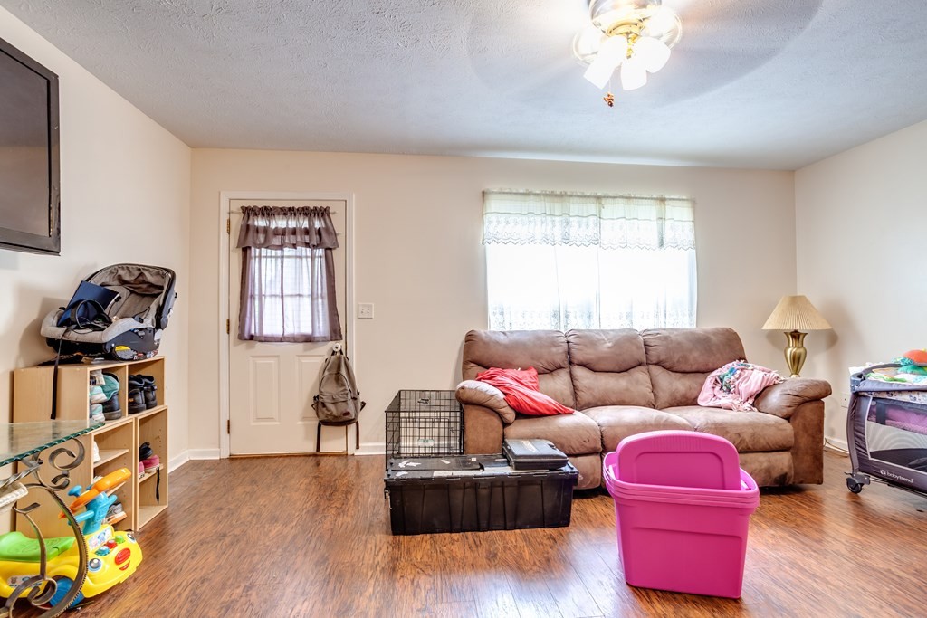 1806 Norlil Road Sevierville, TN 37876 - Photo 4 of 26 Gallery Image 4