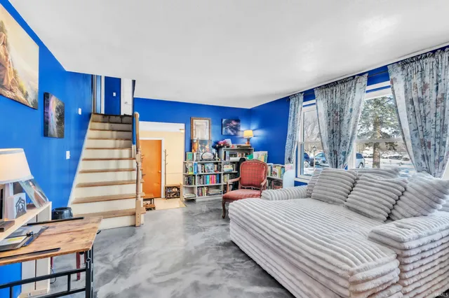 $255,000 | 200 Crescent Avenue, Kendallville, IN 46755