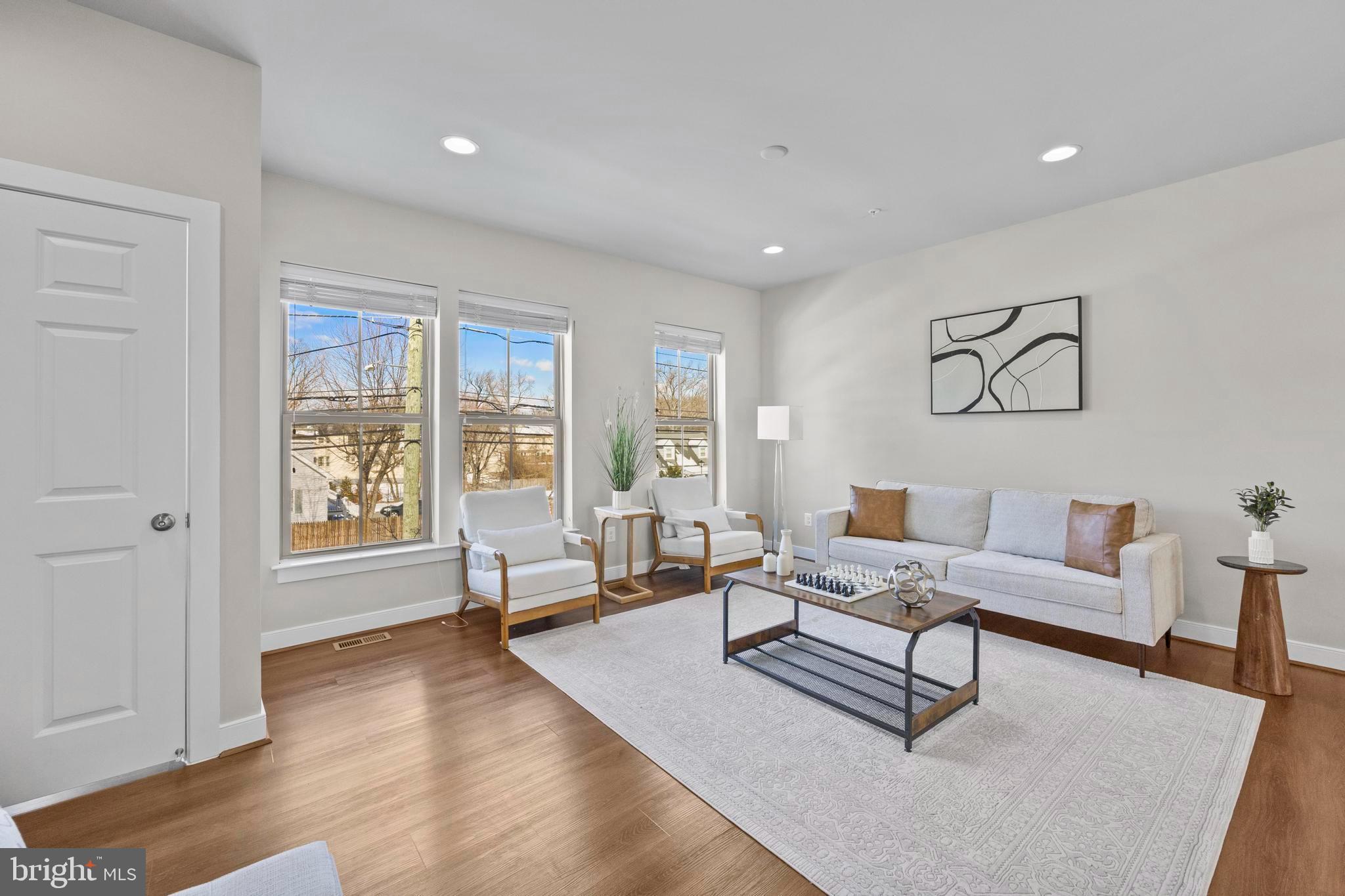14247 Travilah Road Rockville, MD 20850 - Photo 15 of 95 living room