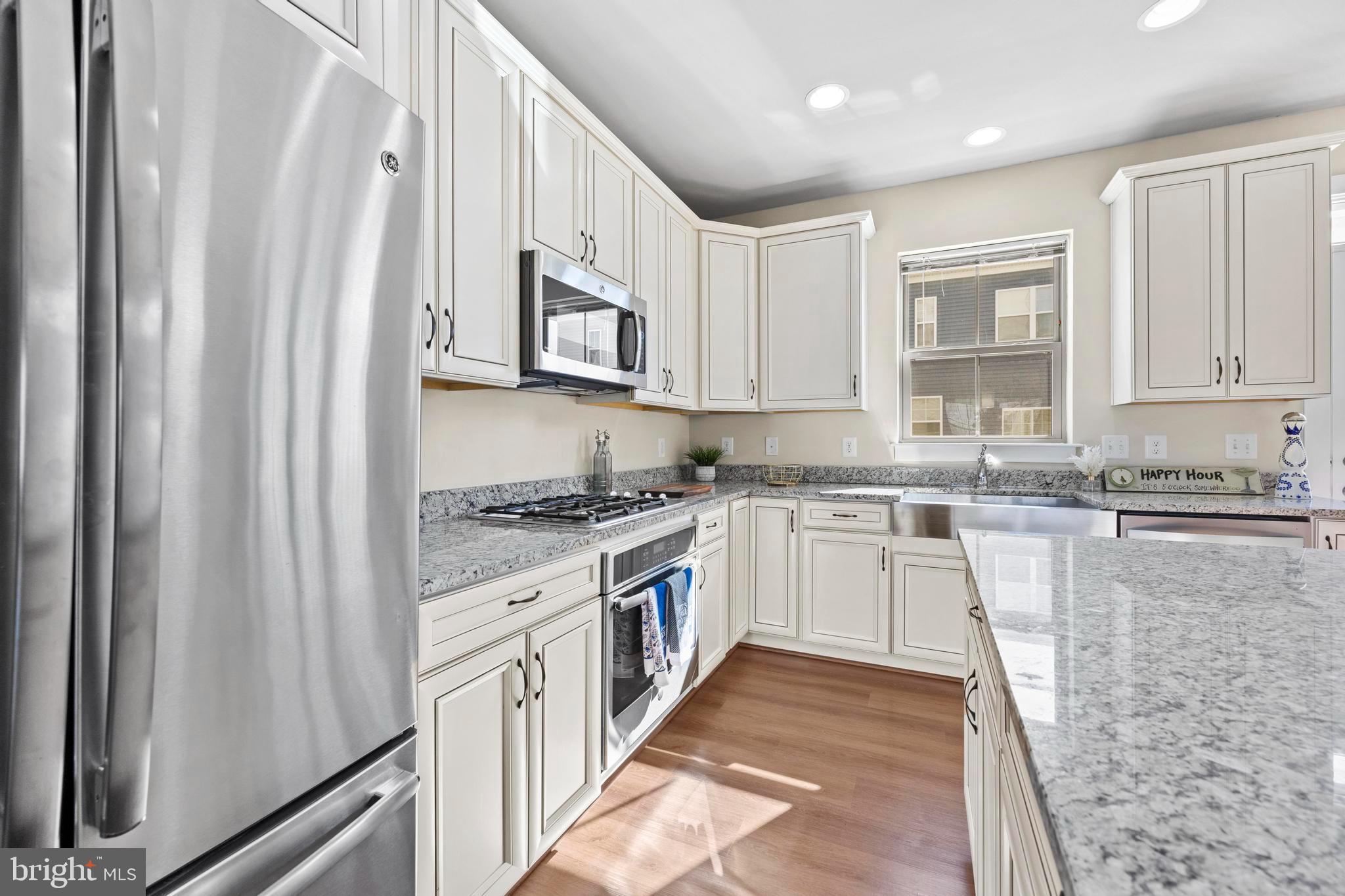 14247 Travilah Road Rockville, MD 20850 - Photo 23 of 95 granite countertops