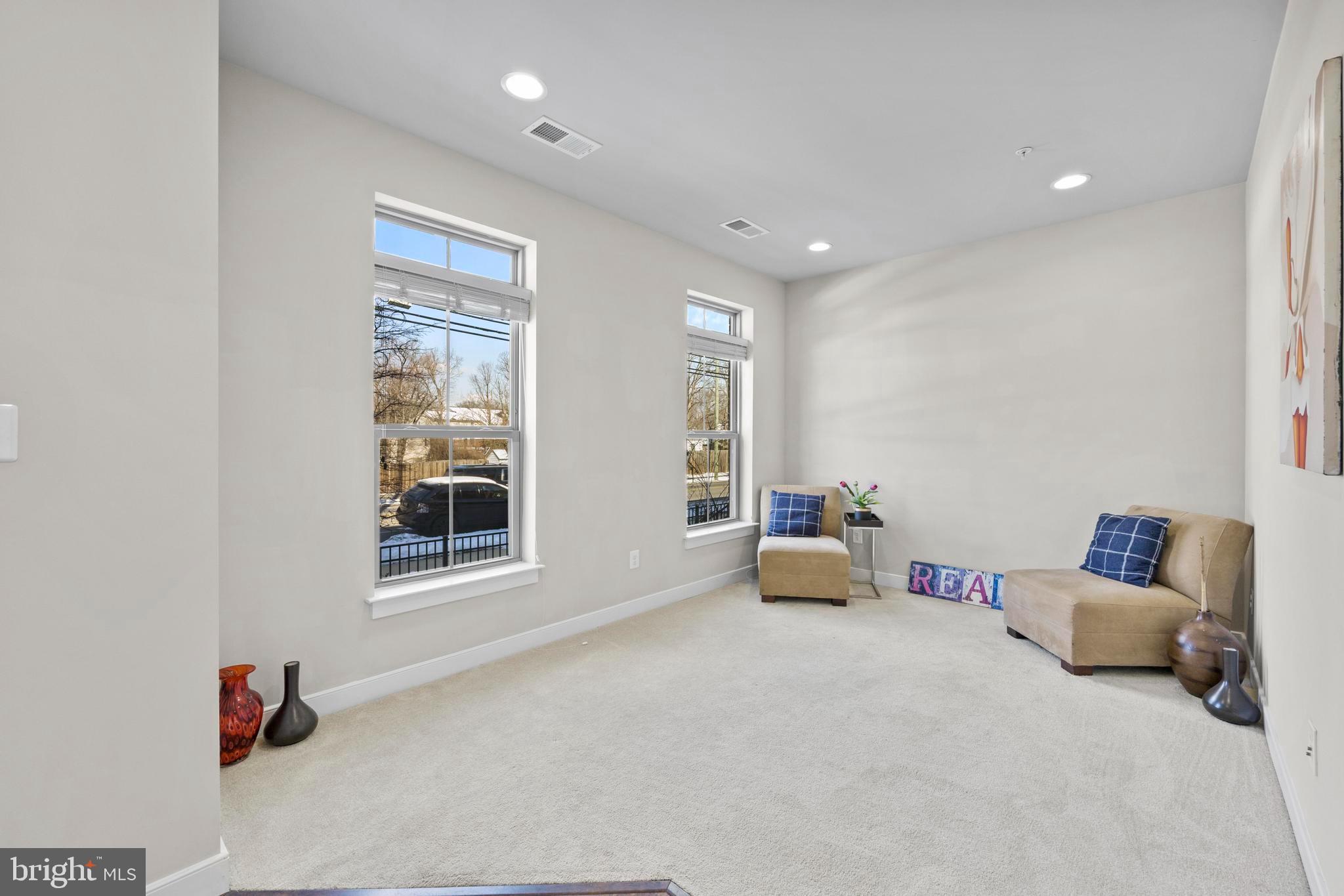 14247 Travilah Road Rockville, MD 20850 - Photo 4 of 95 1st level flex/family room