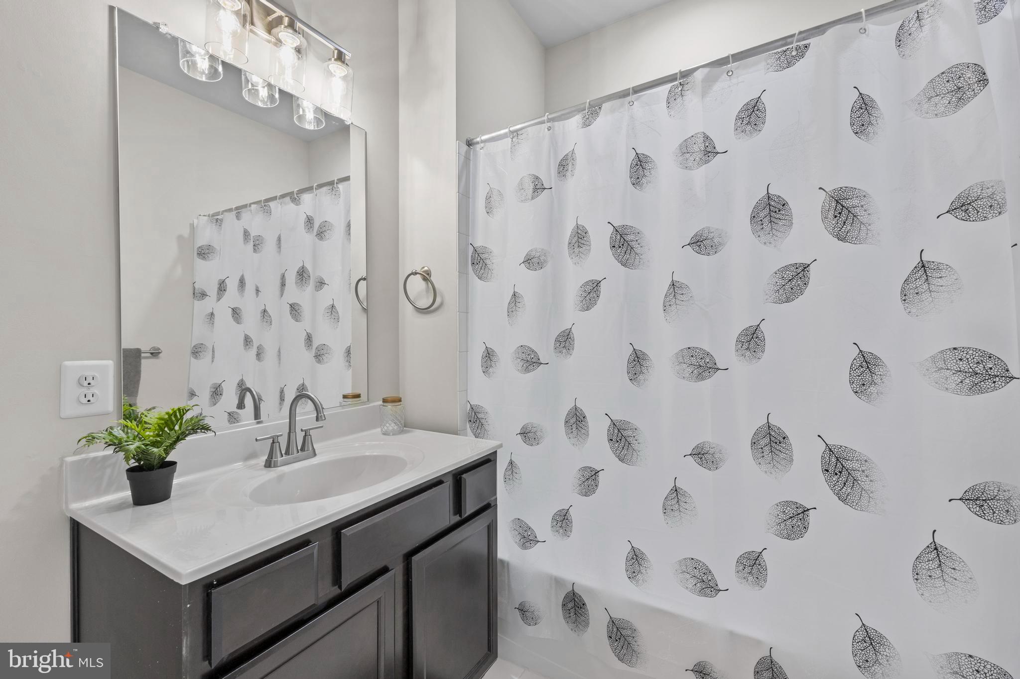 14247 Travilah Road Rockville, MD 20850 - Photo 54 of 95 second full bath