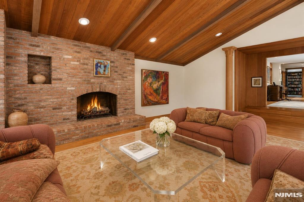 34 Cambridge Way Alpine, NJ 07620 - Photo 9 of 48