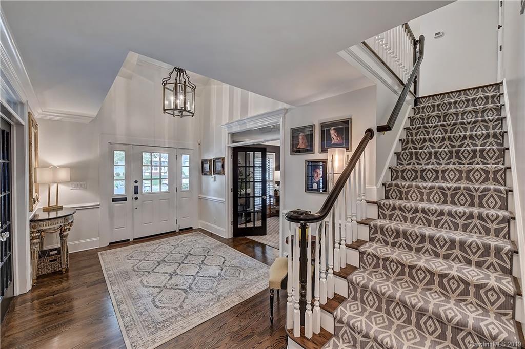 859 Museum Drive Charlotte, NC 28207 - Photo 2 of 23