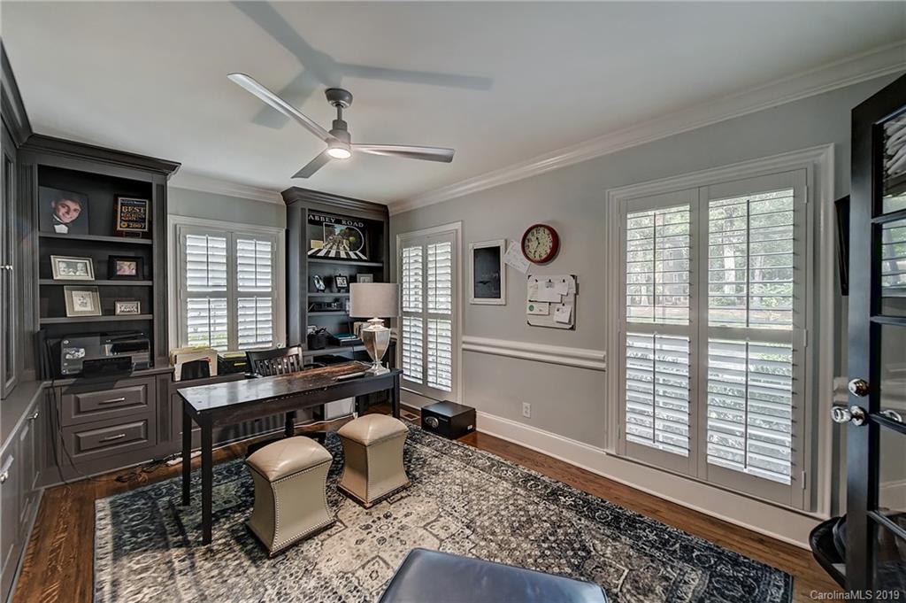 859 Museum Drive Charlotte, NC 28207 - Photo 4 of 23 a living room with furniture and a window