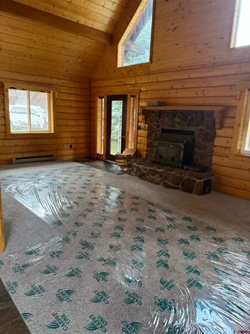 a view of a livingroom with furniture