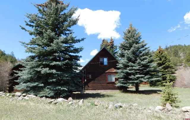 a view of lake from yard