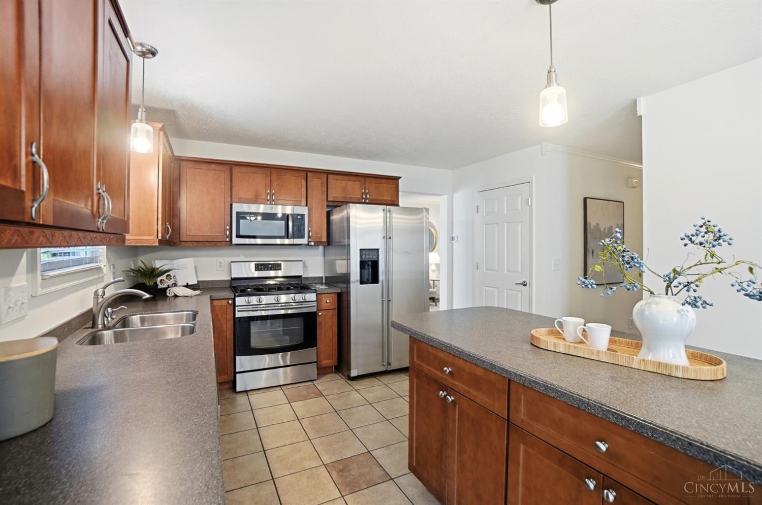 837 Martini Road Cincinnati, OH 45233 - Photo 11 of 41 Gallery Image 11