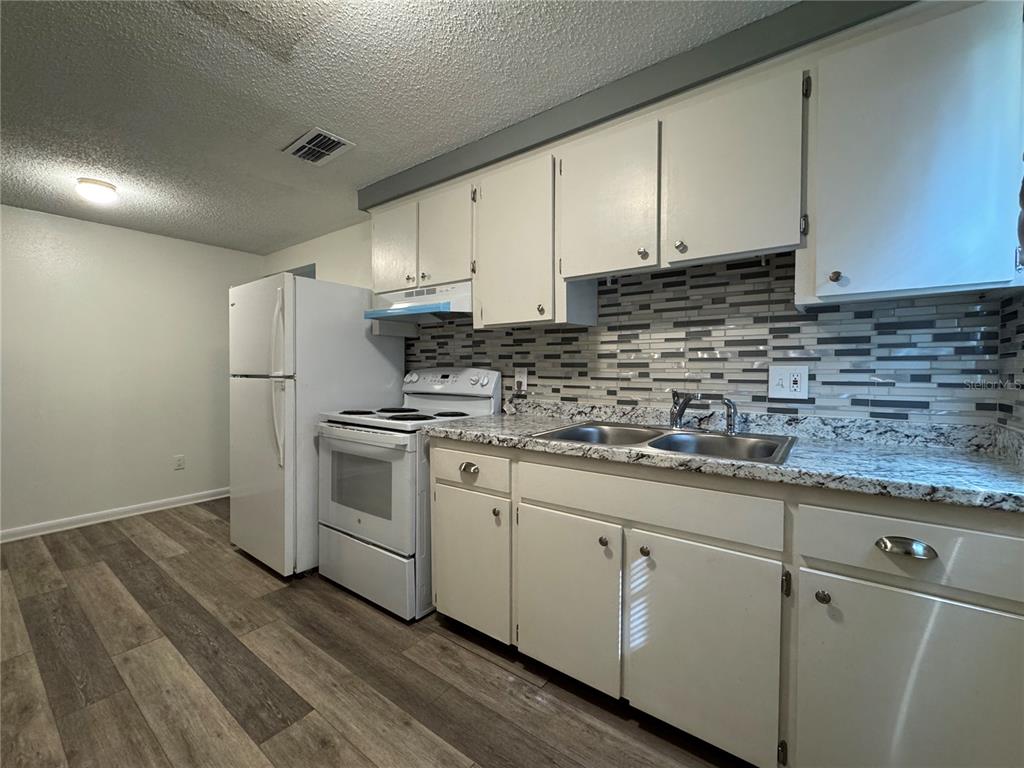 1004 Melrose Street, Unit B Seffner, FL 33584 - Photo 9 of 13