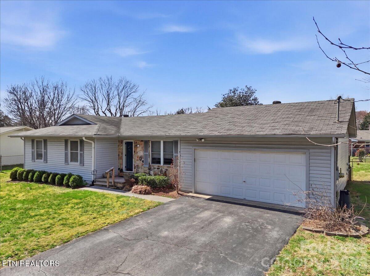 853 Walker Road Knoxville, TN 37923 - Photo 1 of 16
