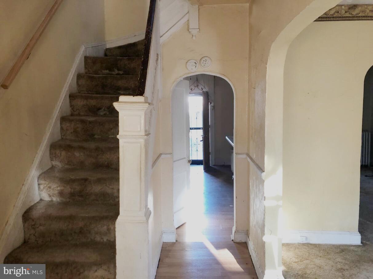 2800 Ridgewood Avenue Baltimore, MD 21215 - Photo 4 of 14 Interior