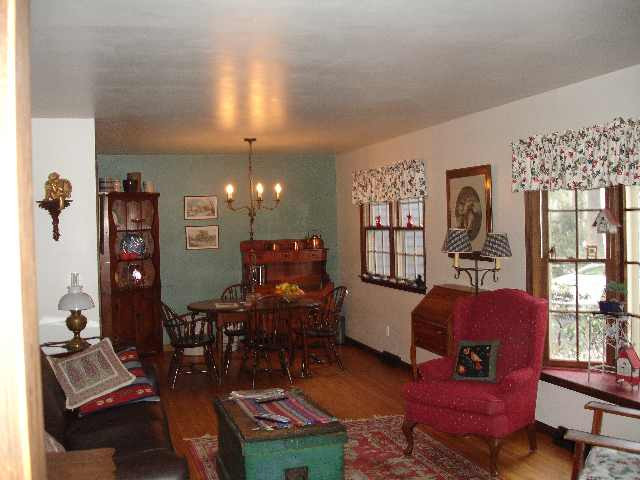 33 West Bayberry Road Bethlehem, NY 12077 - Photo 3 of 7 Photo 3