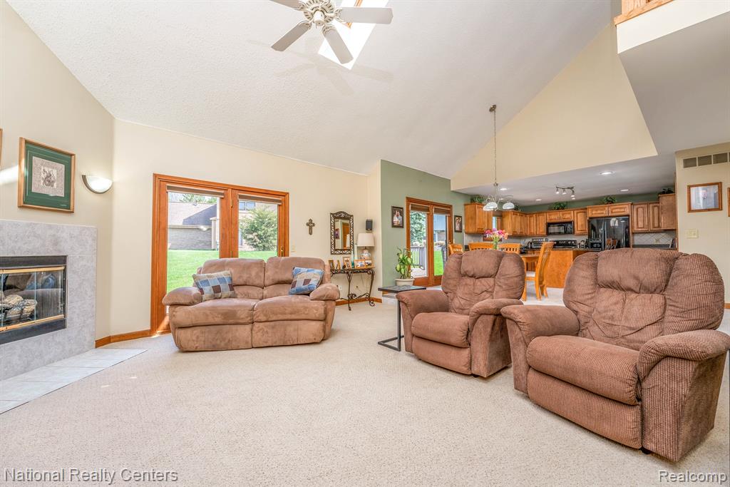 37164 Chesapeake Road Farmington Hills, MI 48335 - Photo 14 of 40