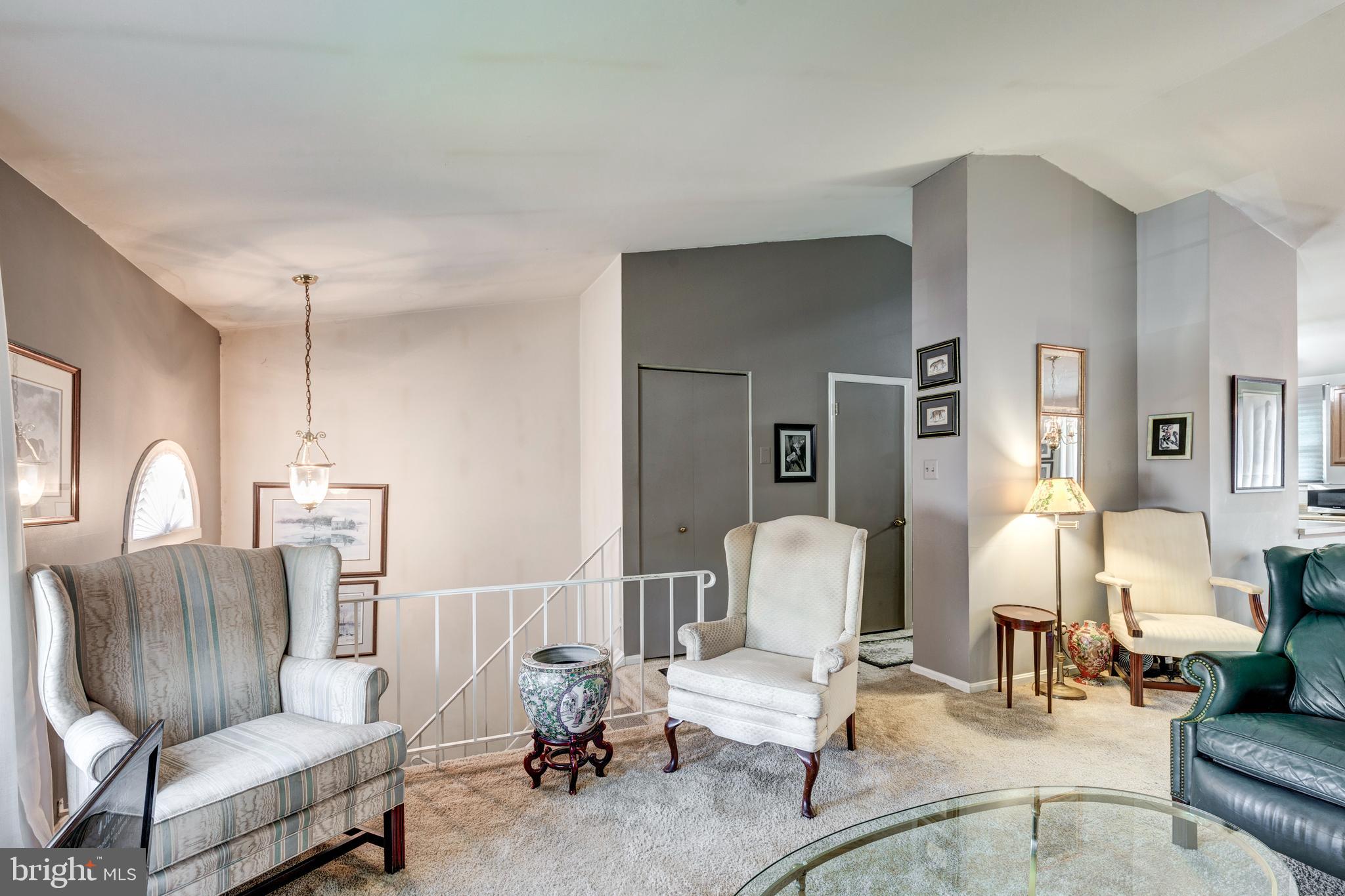 502 Brighton Place Baltimore, MD 21221 - Photo 4 of 42 a living room with furniture
