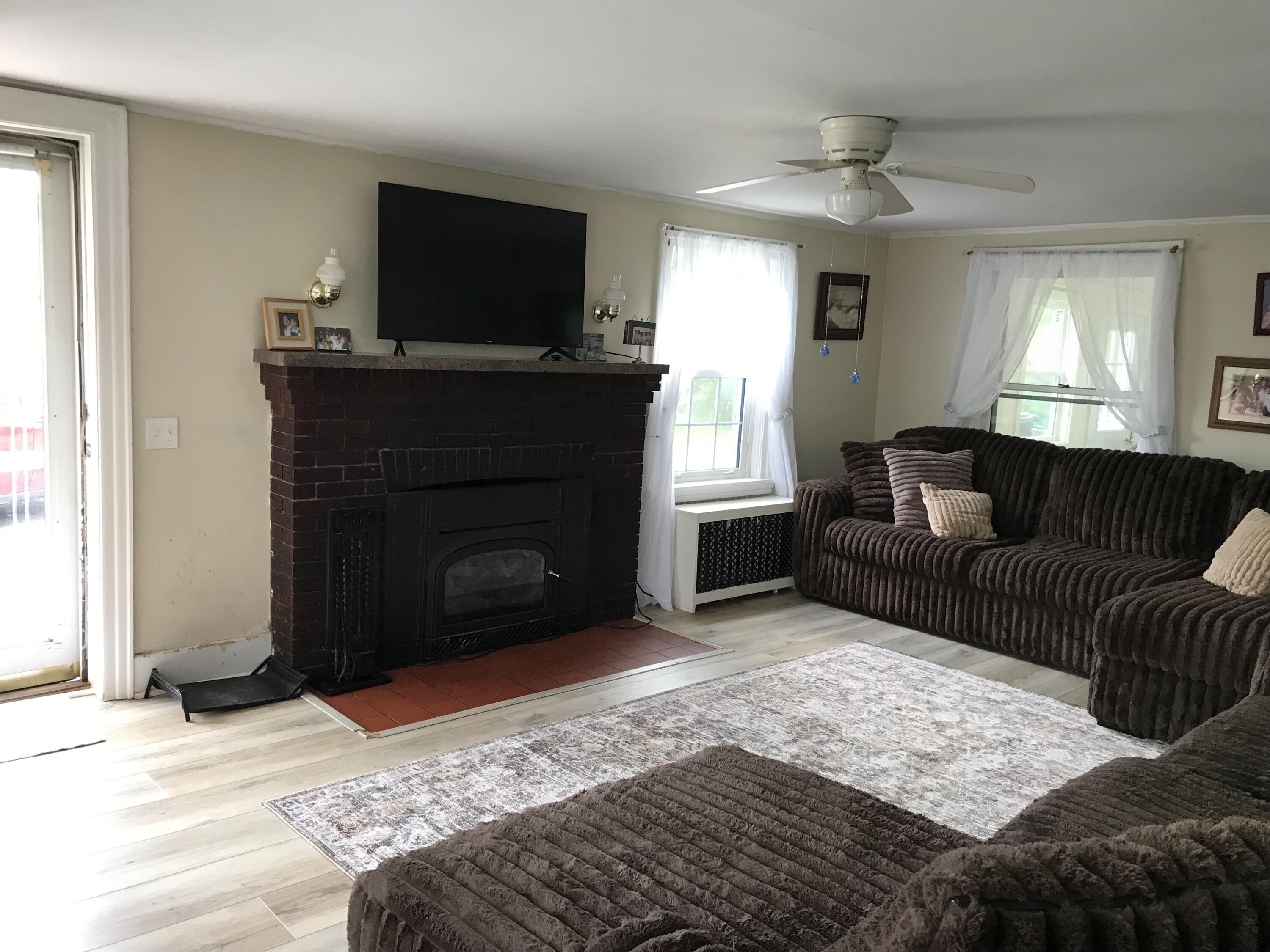 117 South Caribou Road Fort Fairfield, ME 04742 - Photo 27 of 77 Large Family Room