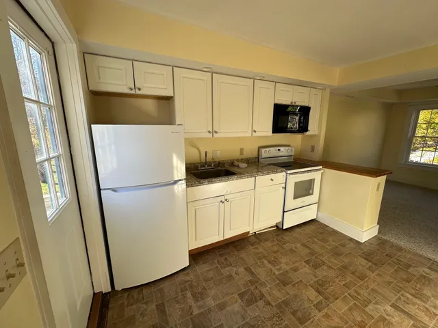 $1,650 | 21 Nelson Street, Unit D, Troy, NH 03465