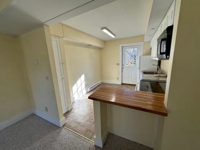 $1,650 | 21 Nelson Street, Unit D, Troy, NH 03465