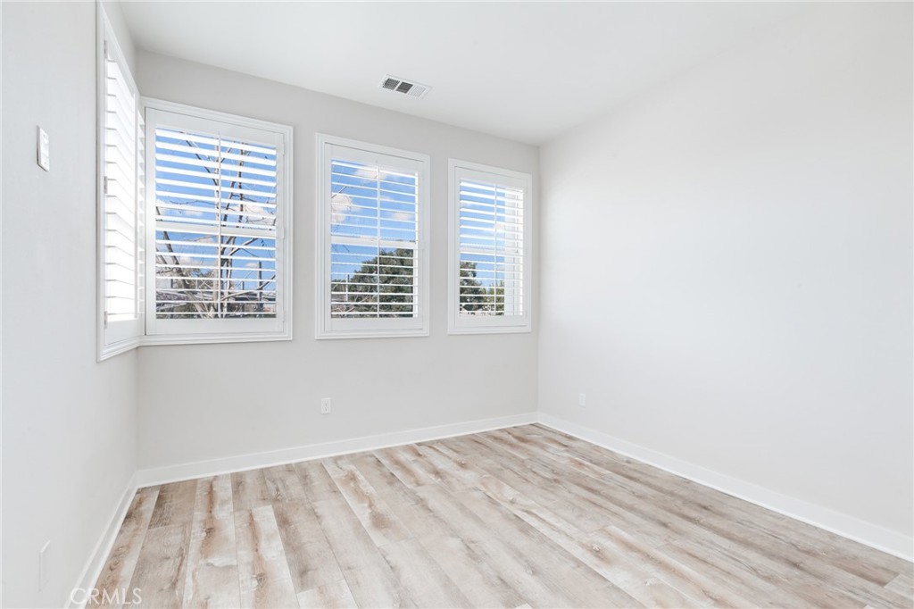 800 Beacon Irvine, CA 92618 - Photo 19 of 49 an empty room with a window