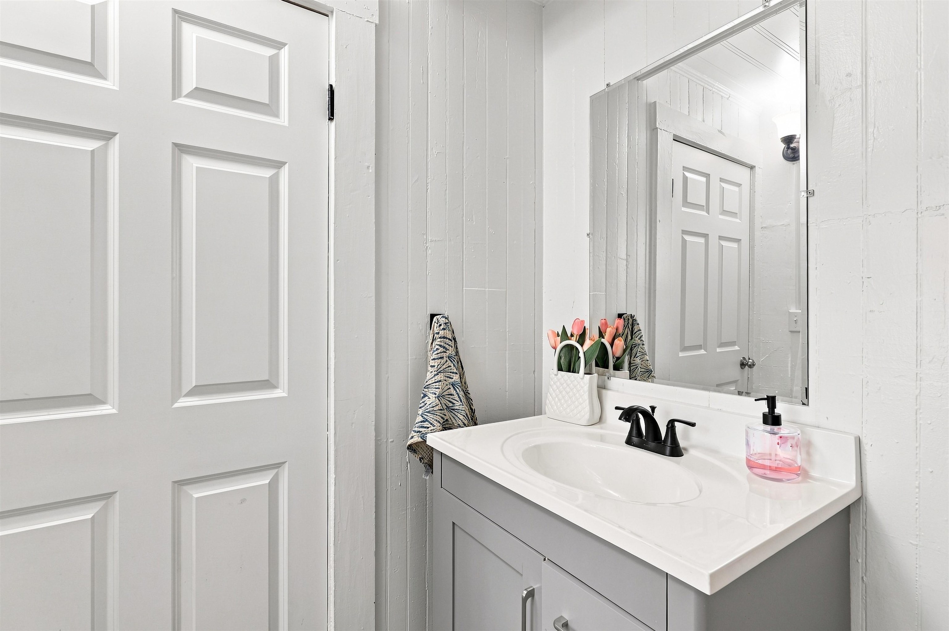 74 Charles Street, Unit 2 Rochester, NH 03867 - Photo 14 of 25 Gallery Image 14
