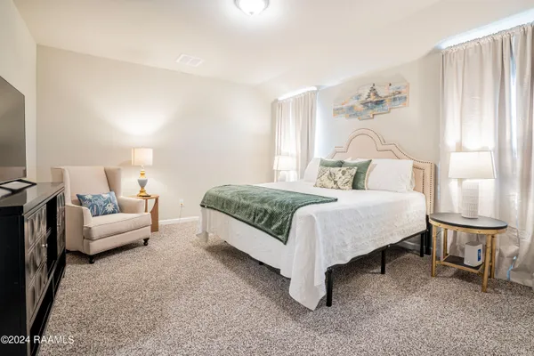 $4,500 | 407 Broussard Hl Drive, Broussard, LA 70518