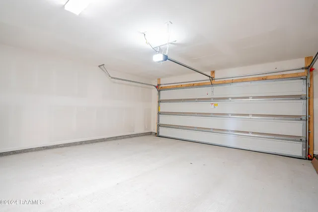 $4,500 | 407 Broussard Hl Drive, Broussard, LA 70518