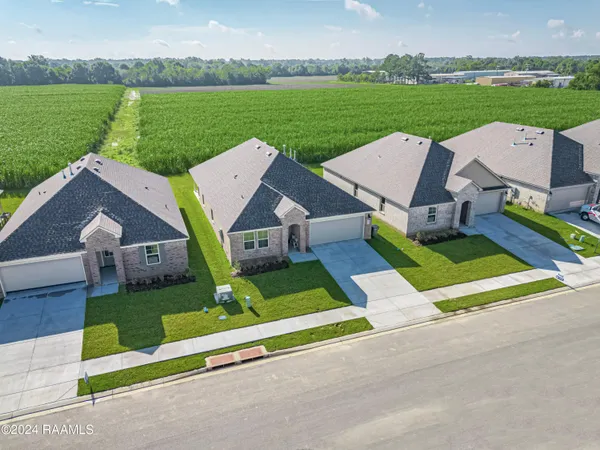 $4,500 | 407 Broussard Hl Drive, Broussard, LA 70518