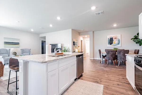 $4,500 | 407 Broussard Hl Drive, Broussard, LA 70518