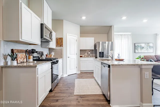 $4,500 | 407 Broussard Hl Drive, Broussard, LA 70518