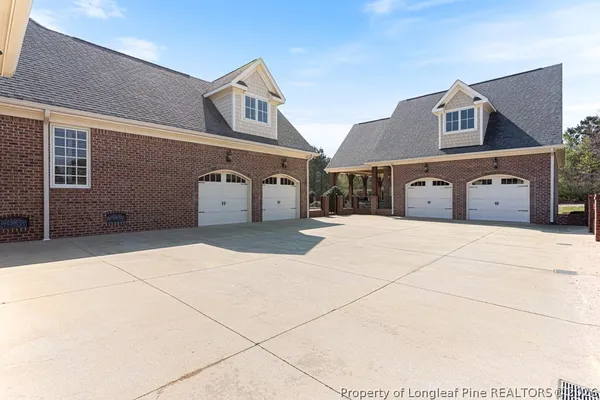 $899,000 | 4150 Willowgate Drive, Fayetteville, NC 28312