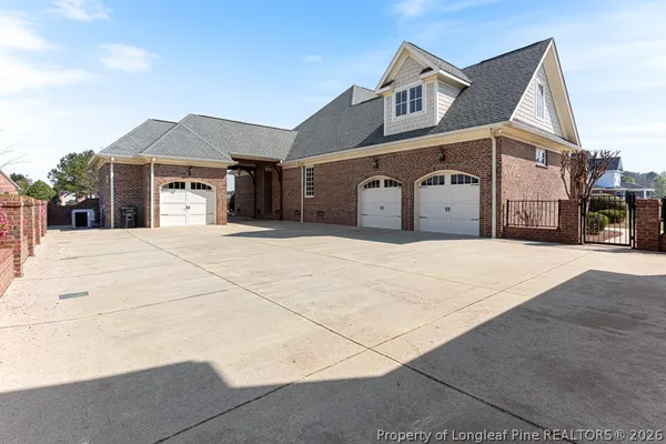 $899,000 | 4150 Willowgate Drive, Fayetteville, NC 28312