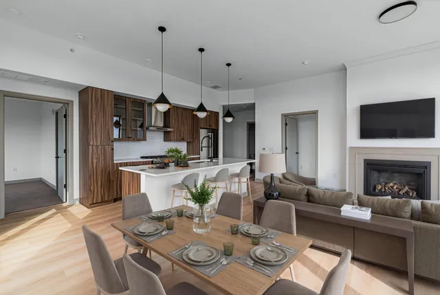 $3,495 | 640 Wisconsin Avenue North, Unit 638, Golden Valley, MN 55427