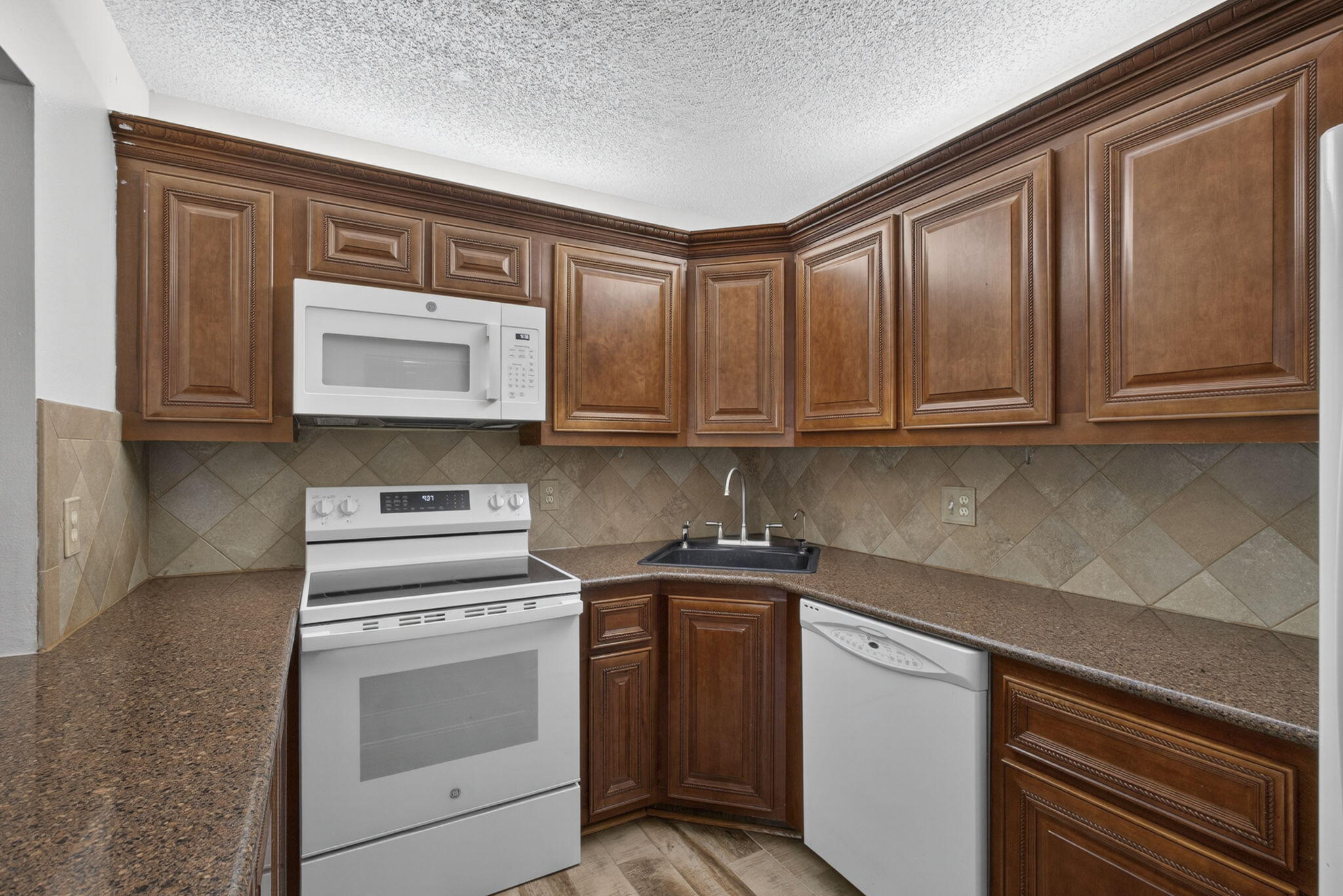 315 Pine Ridge Circle, Unit D1 Greenacres, FL 33463 - Photo 19 of 43 19-web-or-mls-BS1A5072