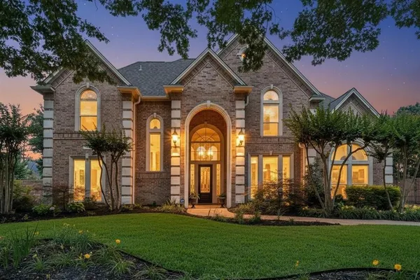 $2,400,000 | 215 Bent Creek Court, Southlake, TX 76092