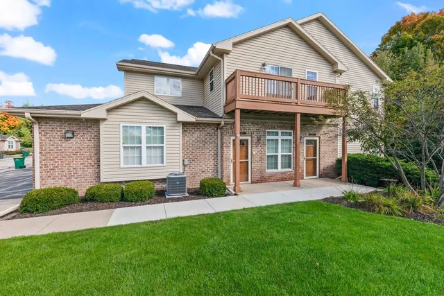 $340,000 | 17871 Radam Drive, New Berlin, WI 53146