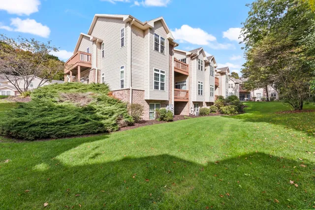 $340,000 | 17871 Radam Drive, New Berlin, WI 53146