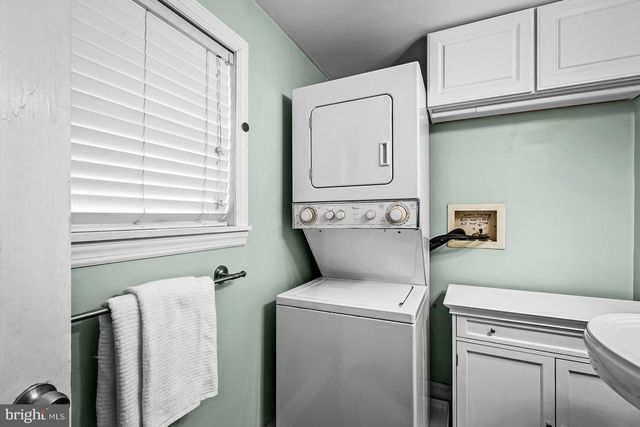 $220,000 | 524 Holtzmans Court, Baltimore, MD 21231