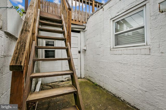 $220,000 | 524 Holtzmans Court, Baltimore, MD 21231