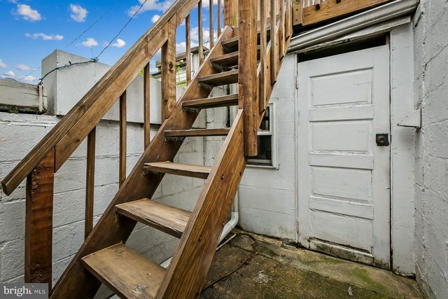 $220,000 | 524 Holtzmans Court, Baltimore, MD 21231