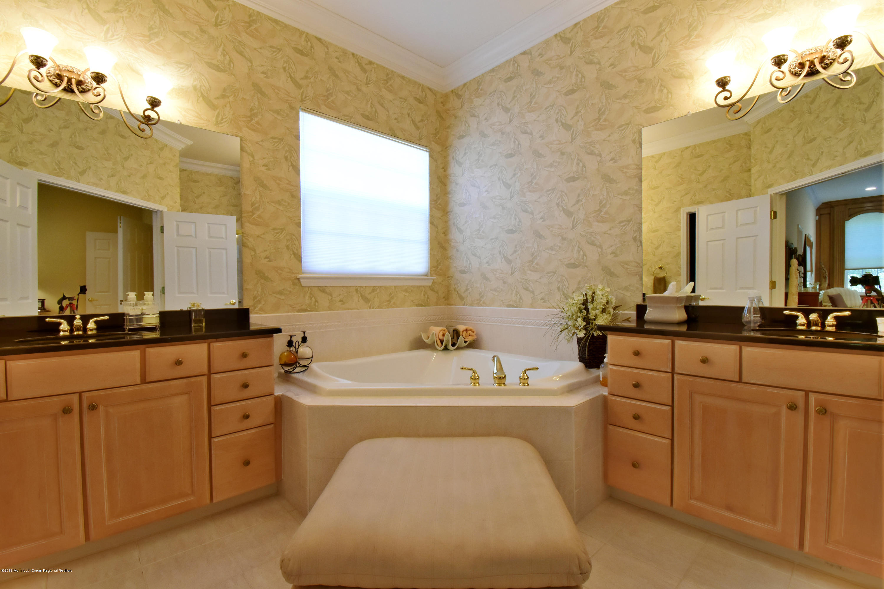 30 Park Ridge Way Jackson, NJ 08527 - Photo 15 of 35 Master Bathroom