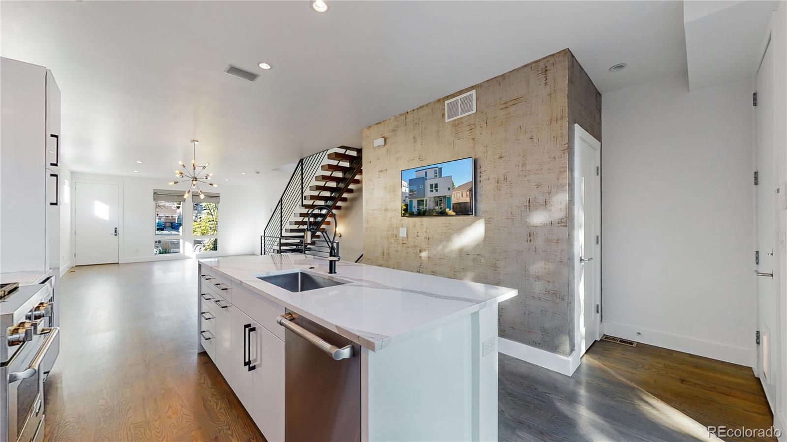 1572 Osceola Street Denver, CO 80204 - Photo 10 of 49