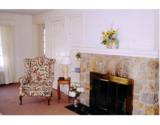 116 Riddell Street Greenfield, MA 01301 - Photo 3 of 8 Gallery Image 3